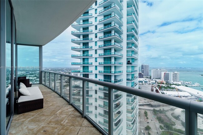 Building Photo - 888 Biscayne Blvd