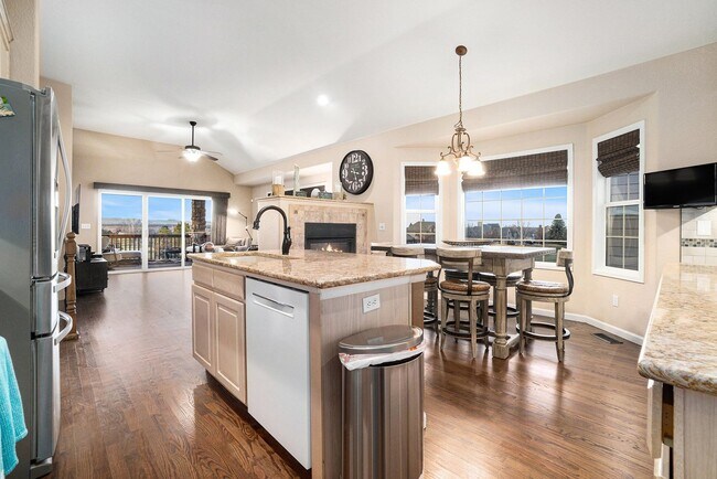 Building Photo - Patio home with mountain views!!