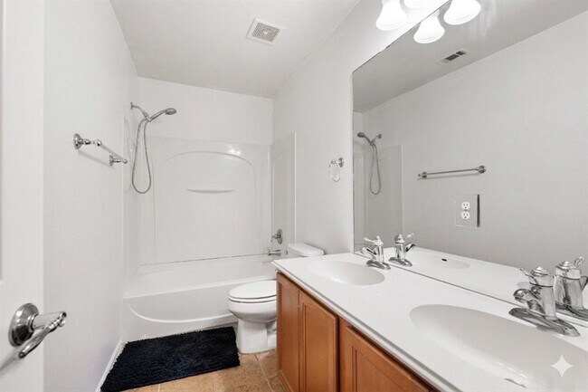 Building Photo - 1121 Sweet Gum Dr
