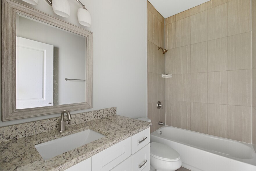 Building Photo - 2253 W 19th St