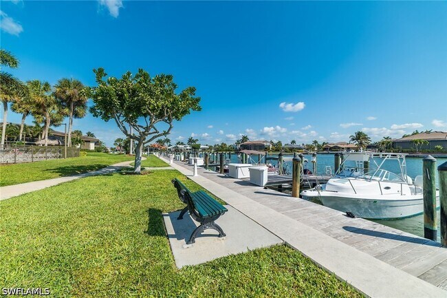 Building Photo - 591 Seaview Ct
