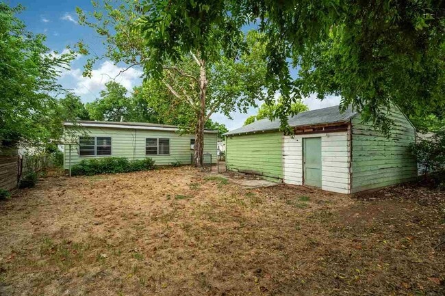 Building Photo - 523 W Inwood Dr