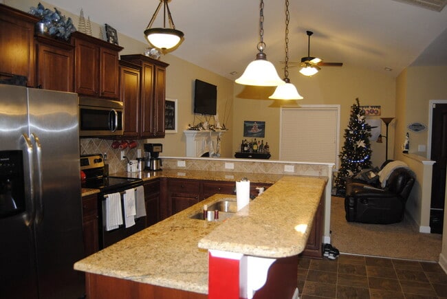 Building Photo - 210 Twilight Dr