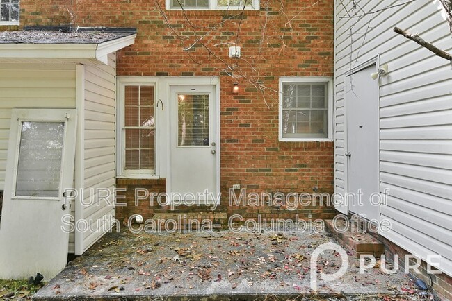 Building Photo - 121 Manorwood Ct