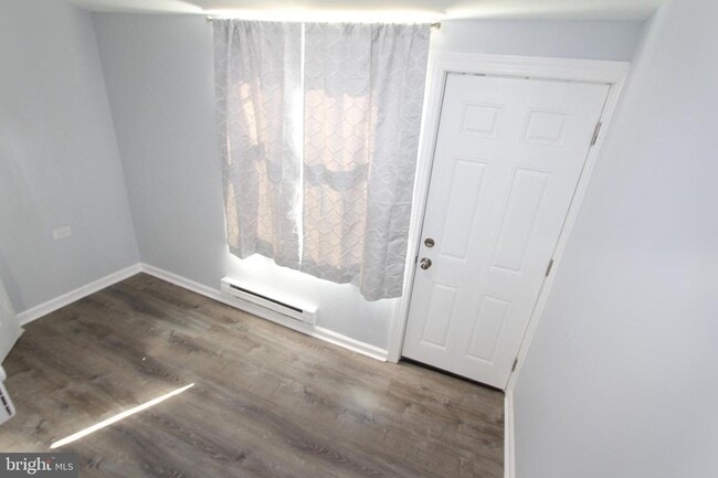 Building Photo - Beautiful Home - Parkside