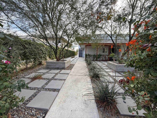 Building Photo - 821 Karma Ct