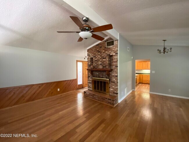 Building Photo - 1301 Kings Rd