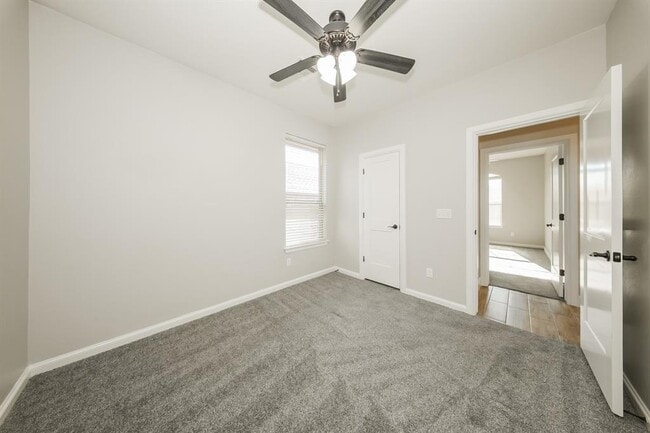 Building Photo - 2517 SE 38th St