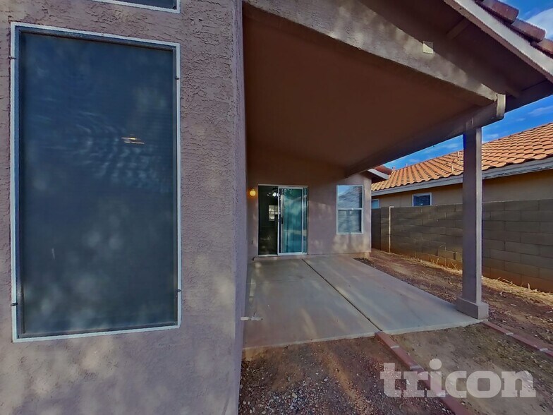 Building Photo - 12425 N 42nd Dr