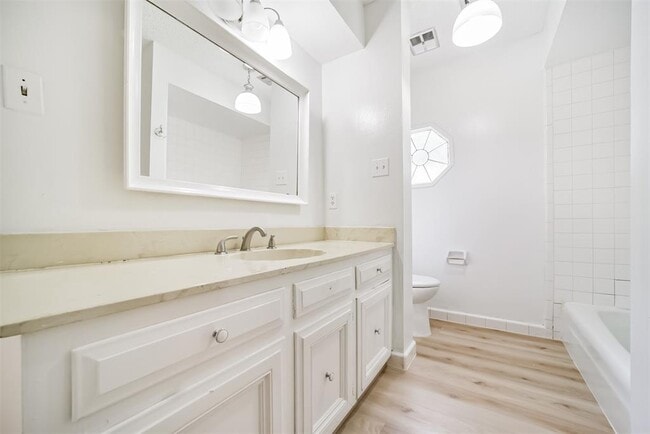Building Photo - 15738 Fleetwood Oaks Dr