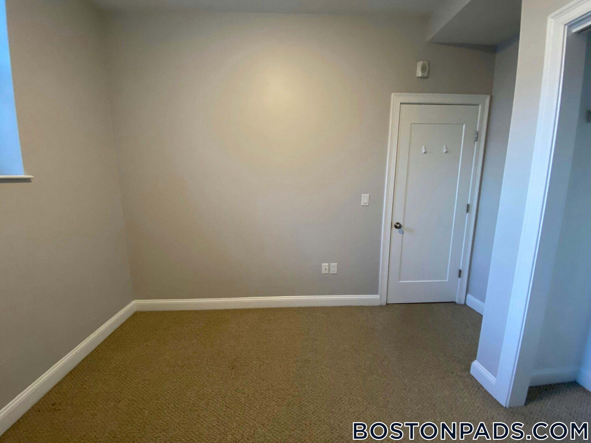 Building Photo - 10 Merrymount Rd