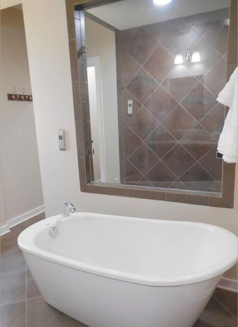 Building Photo - 5211 Park Side Cir