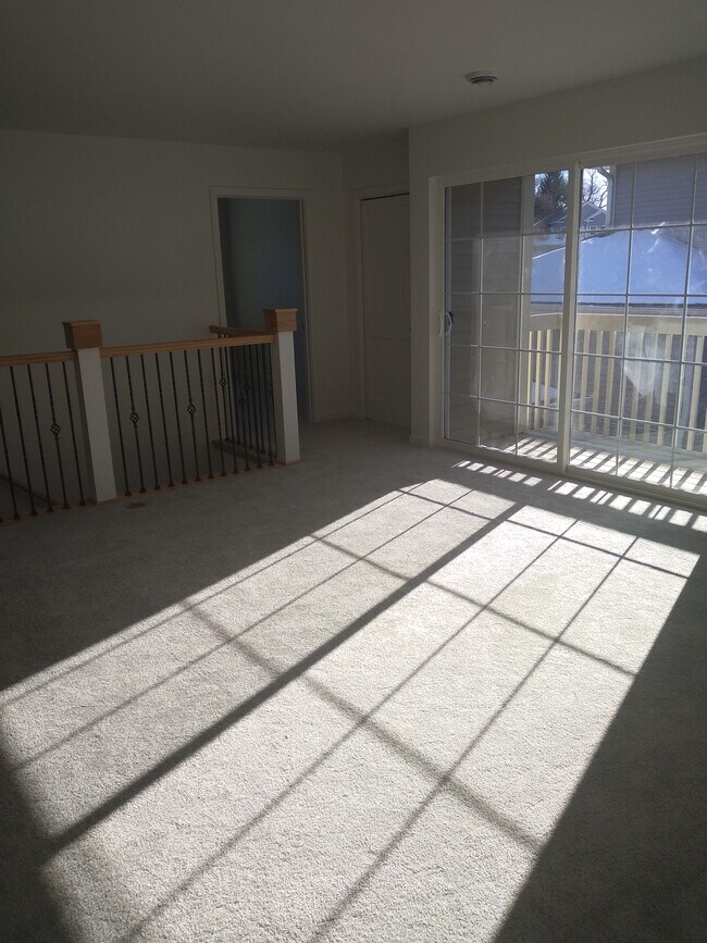 Building Photo - 2749 Hidden Dr