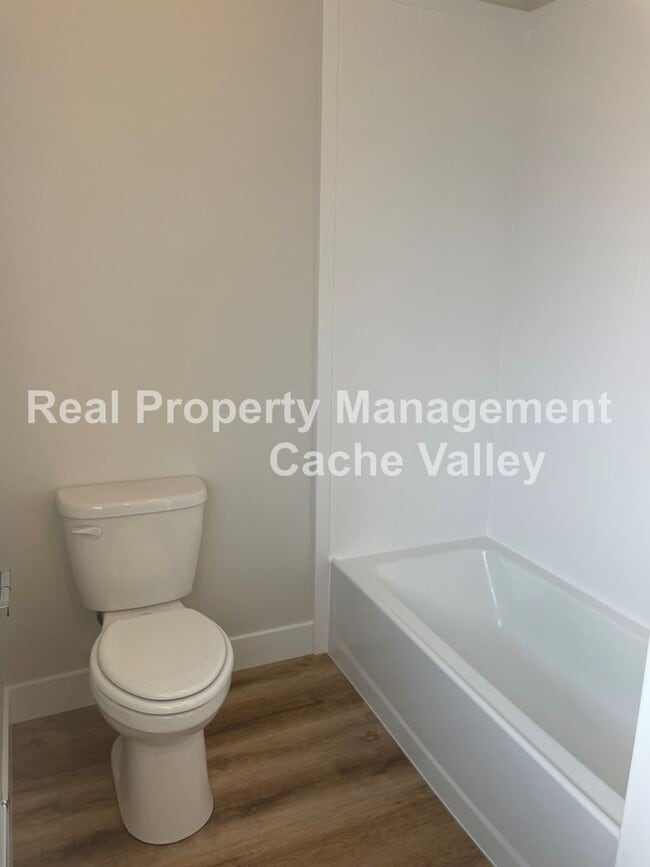 Building Photo - 1532 N 160 W