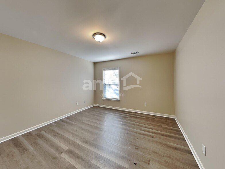 Building Photo - 1205 Ethans Way