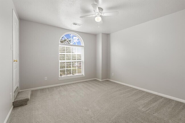 Building Photo - 6209 Fawnlake Dr