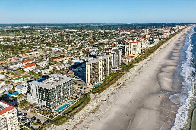 Building Photo - 1301 1st St S