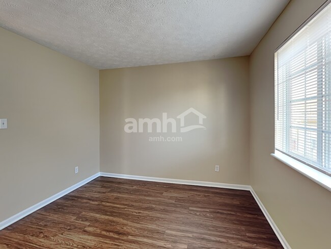 Building Photo - 1691 Roosevelt Dr
