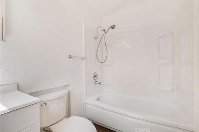 Building Photo - Chico home for rent 3 bed 2 bath, yard cha...