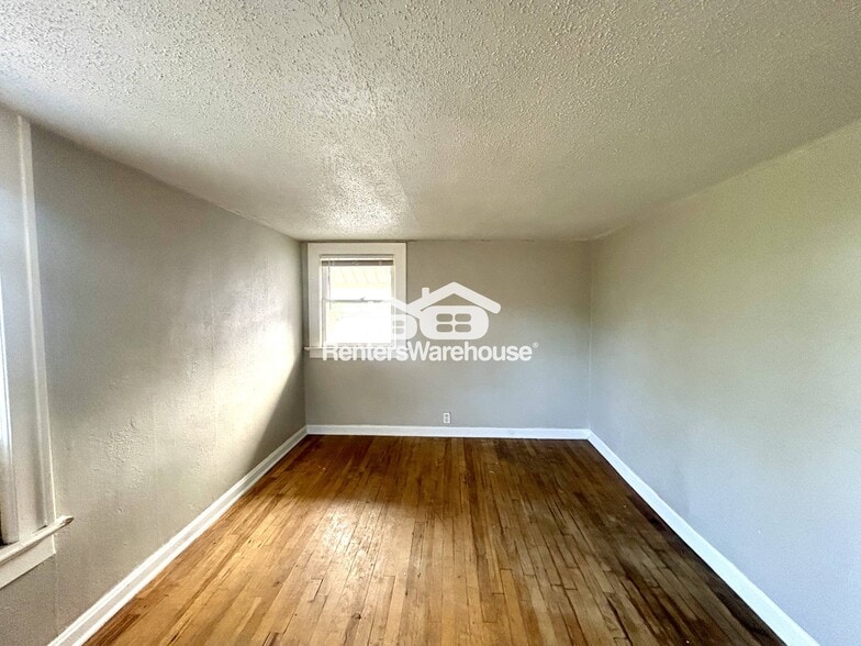 Building Photo - 2846 Myrtle Ave
