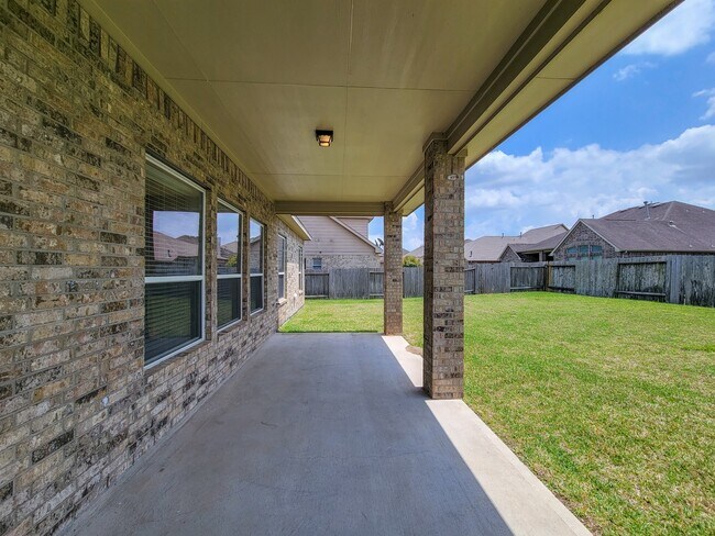 Building Photo - 20931 Flower Croft Ct