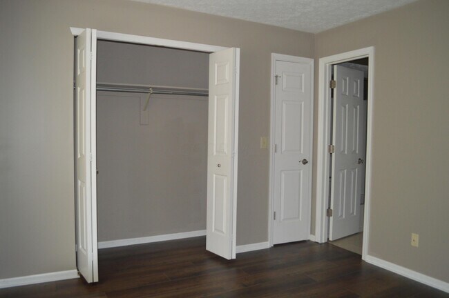 Building Photo - 2744 Greystone Dr