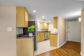 Building Photo - 1 Bedroom Meridian Hill Oasis - Between Ad...