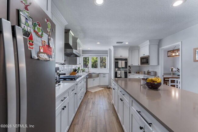 Building Photo - 4340 Blue Heron Dr