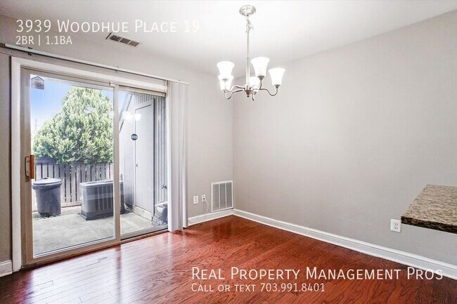 Building Photo - 3939 Woodhue Pl