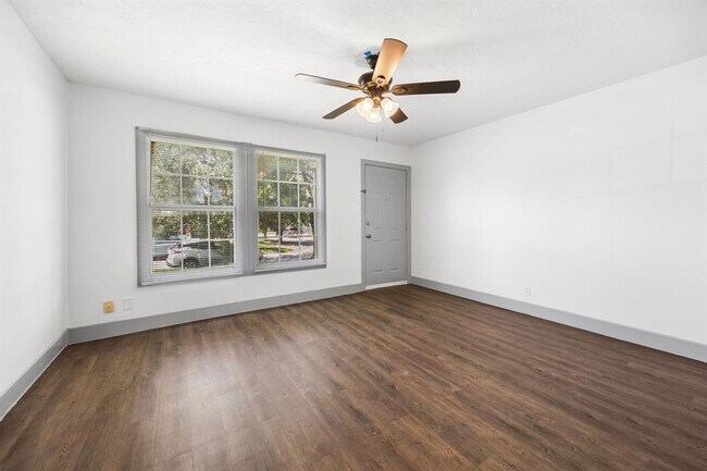 Building Photo - 1501 Godwin St