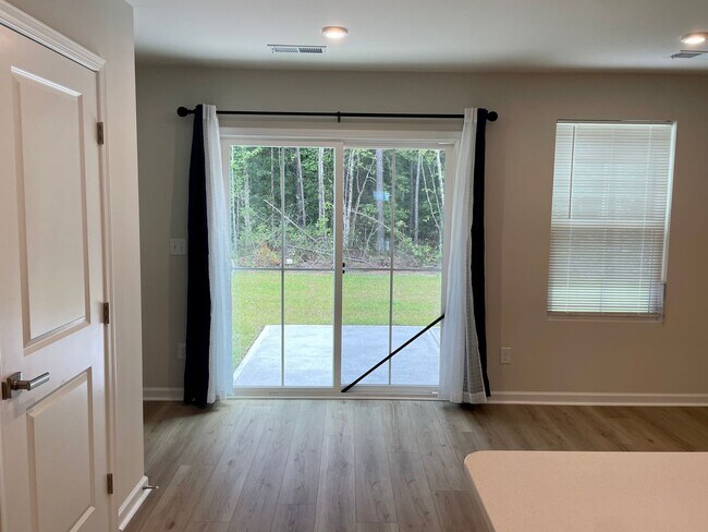 Building Photo - 8103 Sterling Oaks Dr