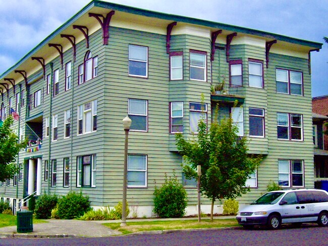 Building Photo - 816 S 8th St