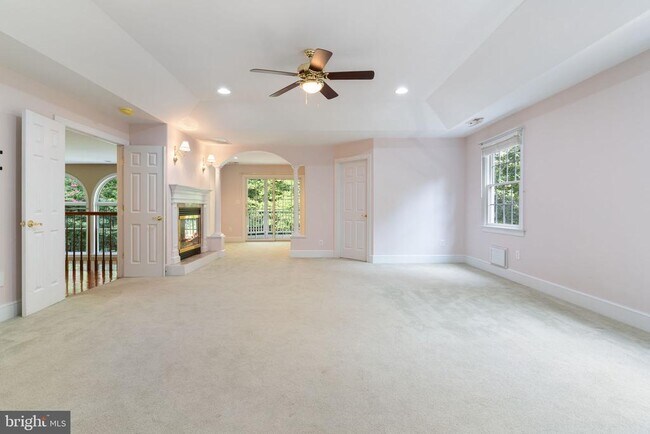 Building Photo - 45105 Mill Creek Way