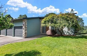 Building Photo - 5295 Ponderosa Dr S