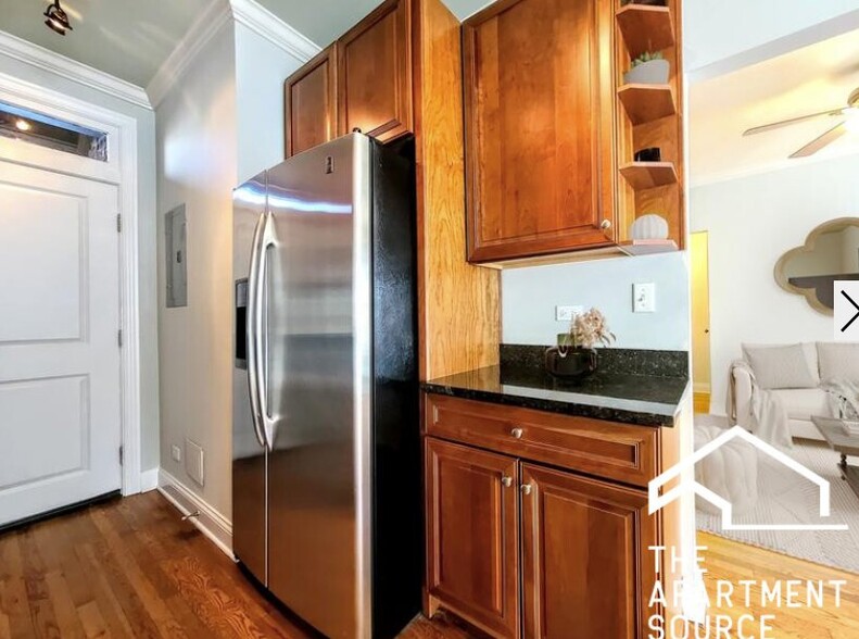 Building Photo - 750 W Addison St