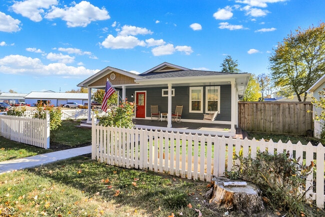 Building Photo - 301 W Pierce St