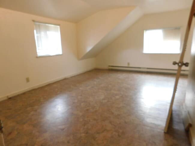 Building Photo - Country Living in Fruita