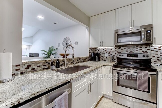 Building Photo - 207 St Luke Ct