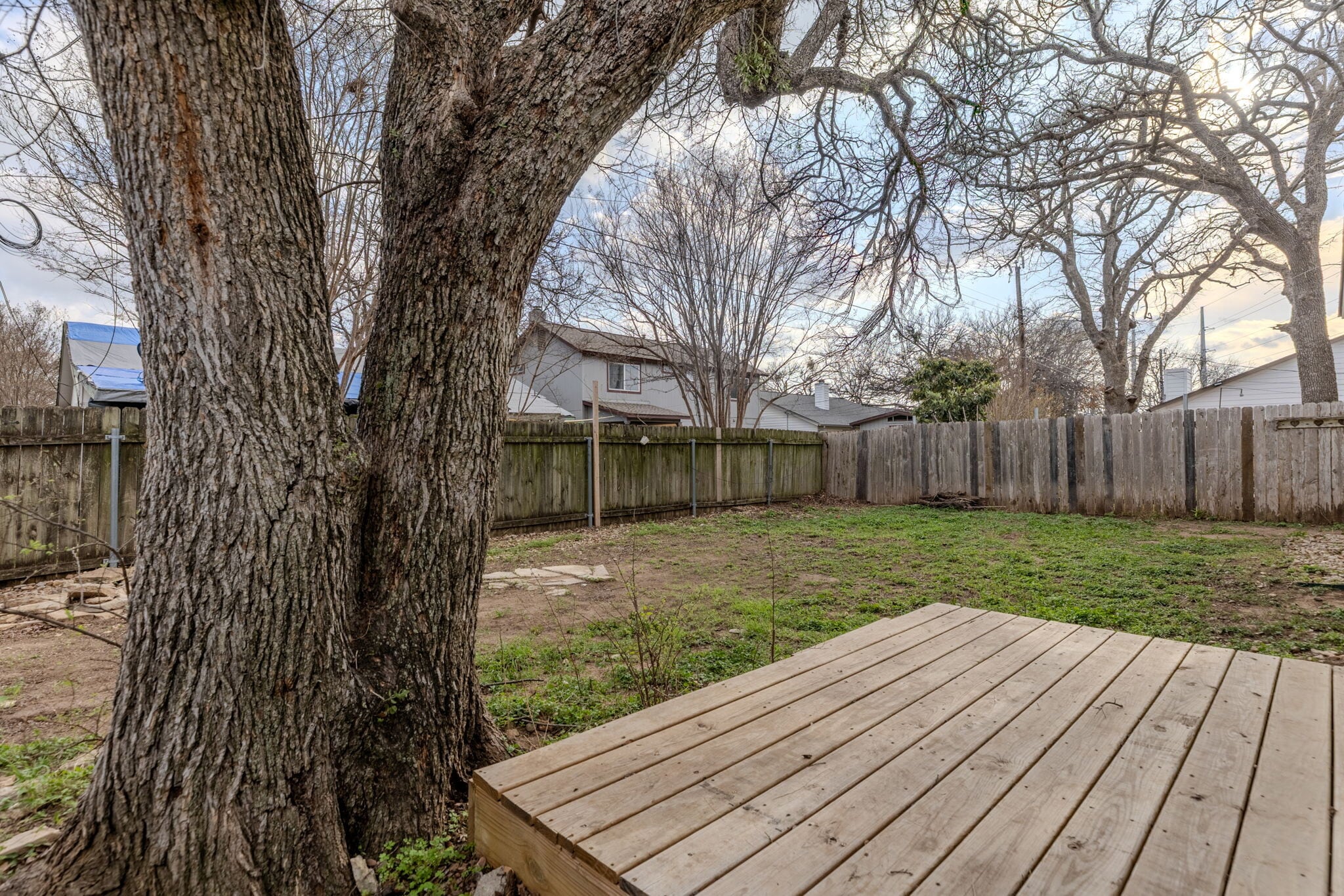 Building Photo - 1611 Somerset Dr