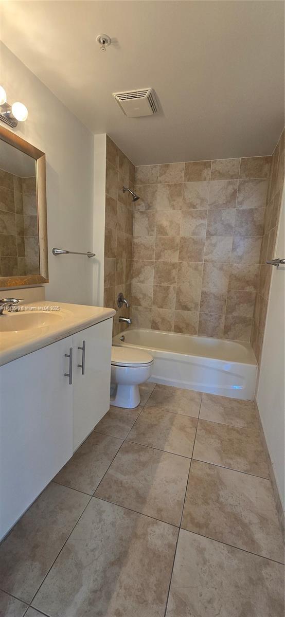 Building Photo - 7910 Harbor Island Dr