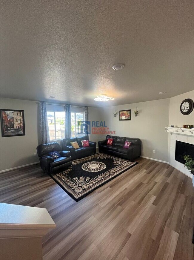 Building Photo - 13621 Crane Ct