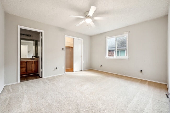 Building Photo - 4509 Alta Loma Dr