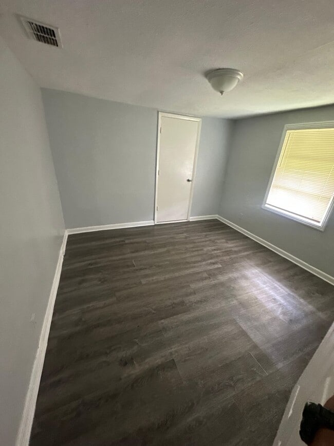 Building Photo - Fully renovated 3/1 Single Family Home ava...