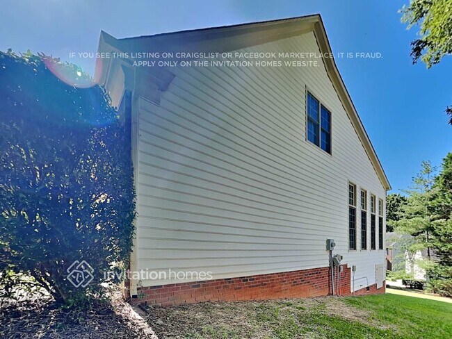 Building Photo - 8227 Beardsley Dr