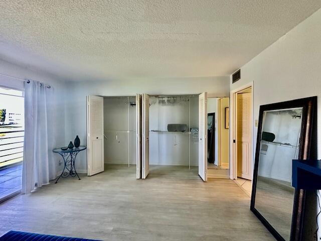 Building Photo - 2070 Cornwall D