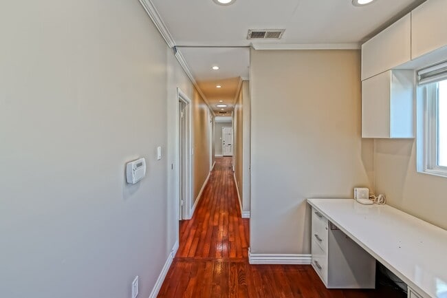 Building Photo - REMODELED, CHARMING & AIRY 3BR2BA HOME W/ OFFICE ON A LARGE LOT W/ NICELY LANDSCAPED FRONT YARD, ...