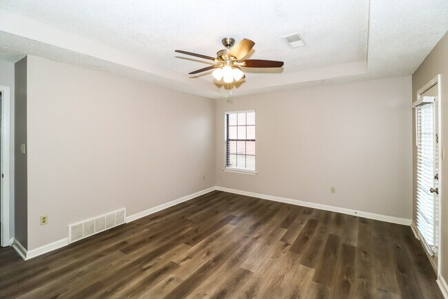 Building Photo - 6842 Theda Cove