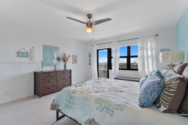 Building Photo - 5100 N Ocean Blvd