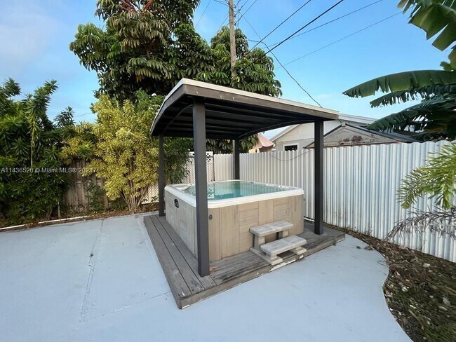 Building Photo - 12770 SW 18th St