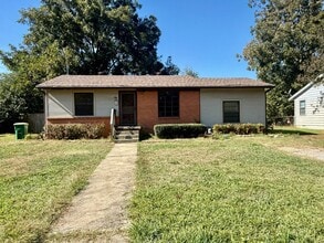 Building Photo - 40 Hill Ln